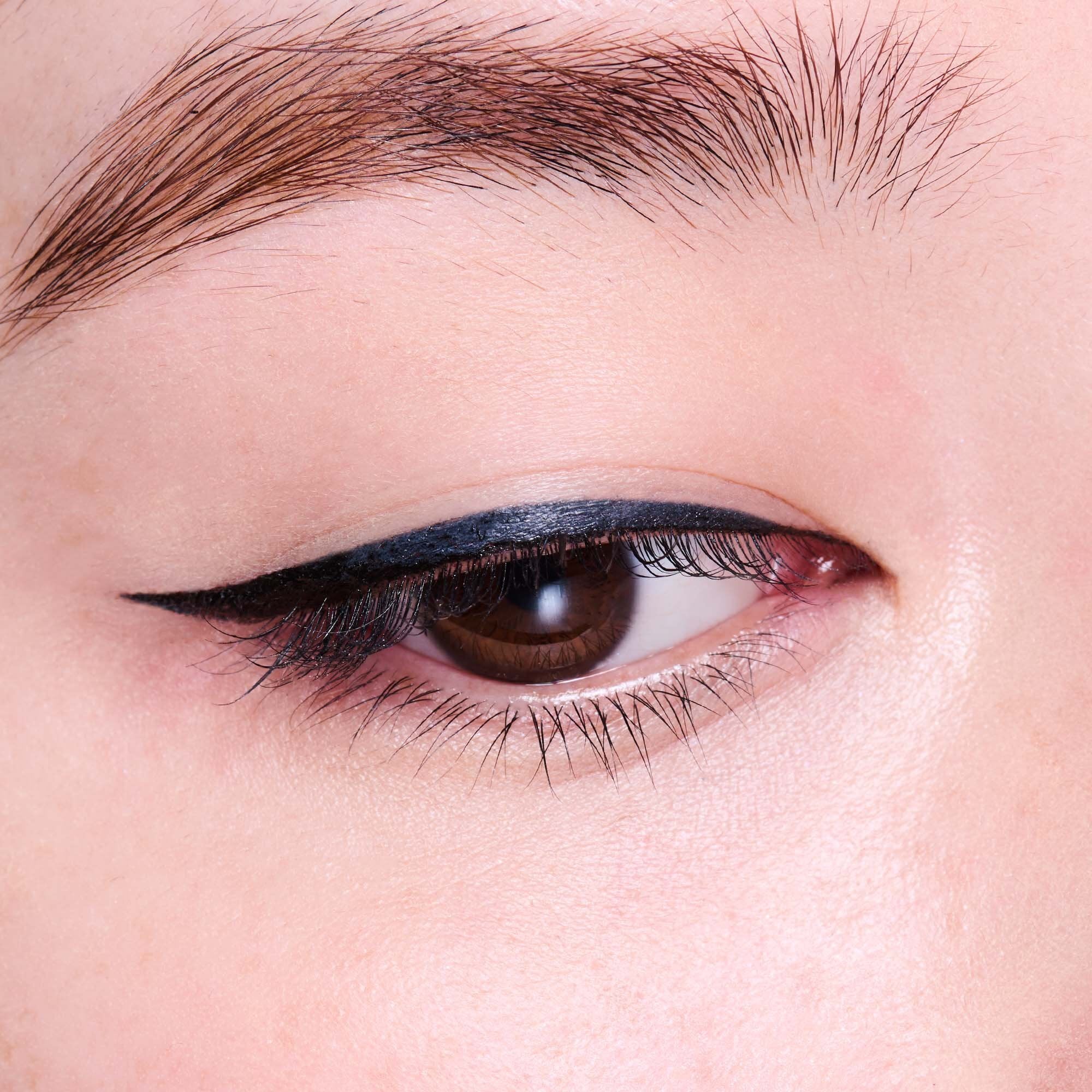 THREE 液體眼線筆 Fun To Funky Liquid Eyeliner