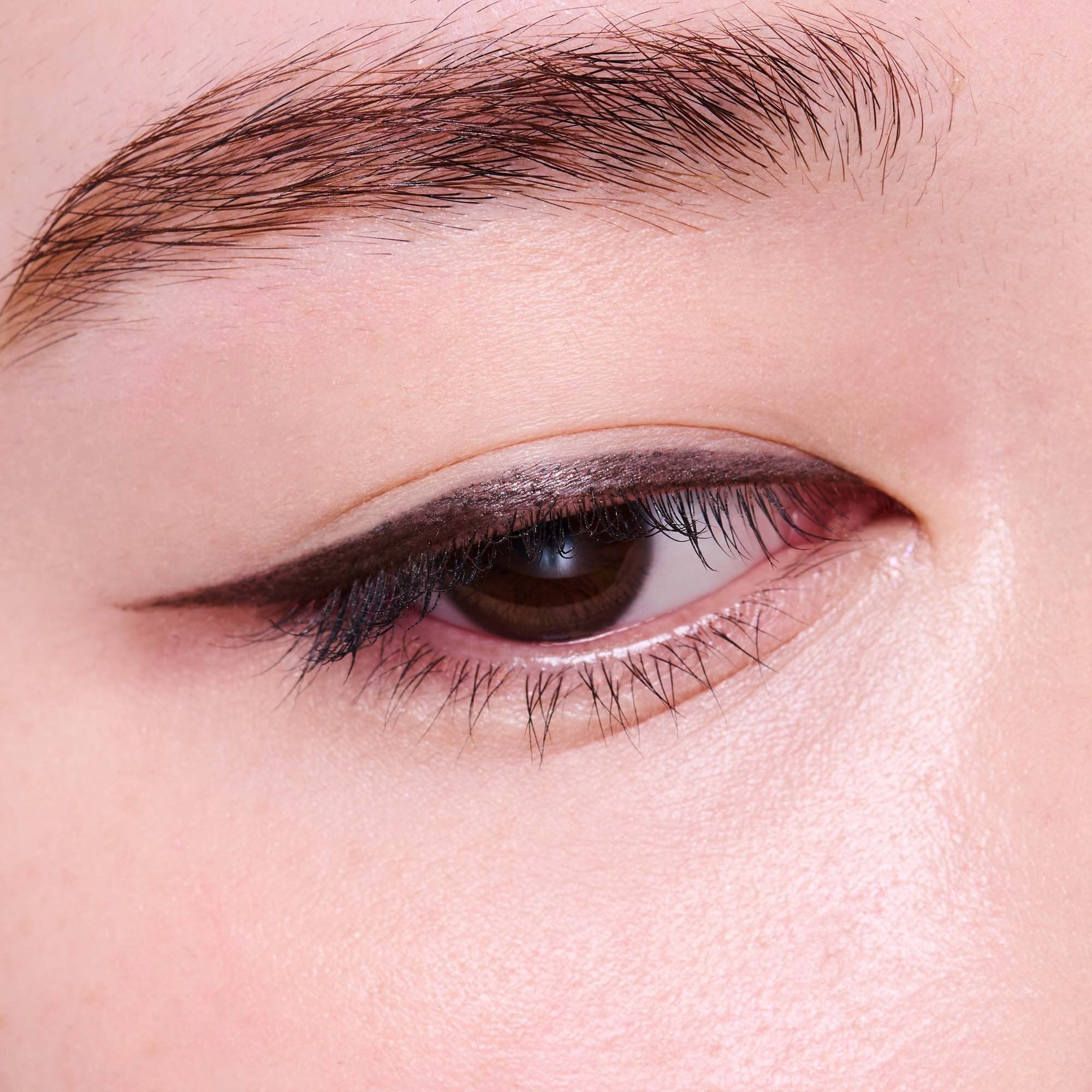 THREE 液體眼線筆 Fun To Funky Liquid Eyeliner