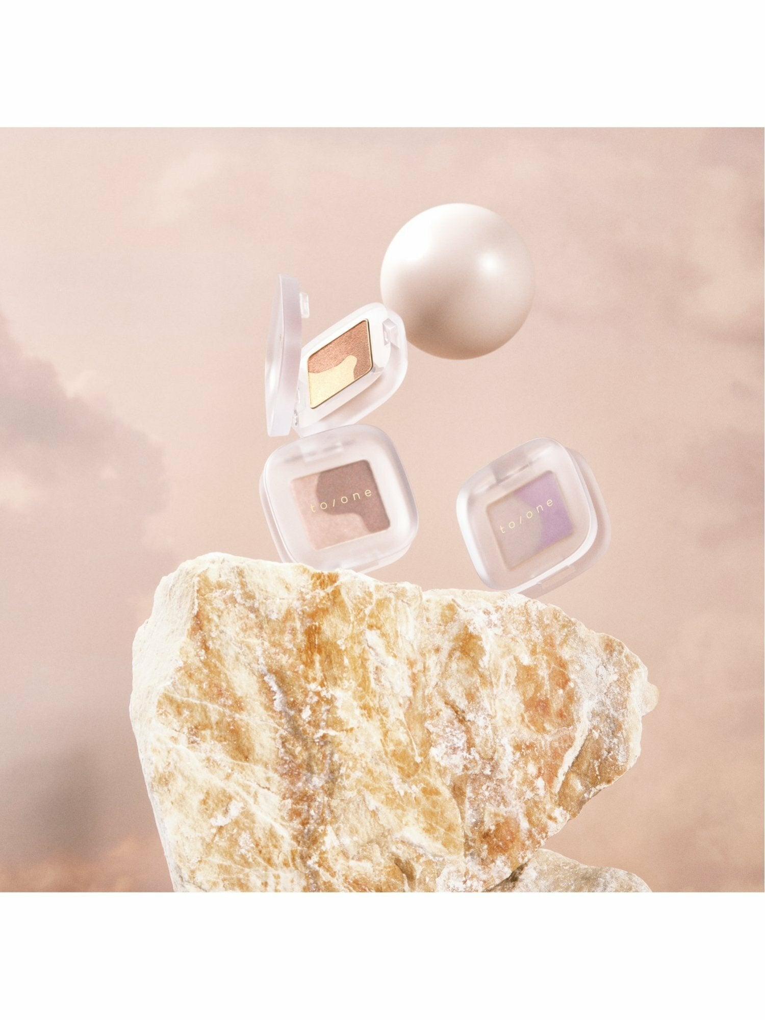 To One 輕柔花瓣眼影 Petal Float Eyeshadow (2023 Summer Collection)